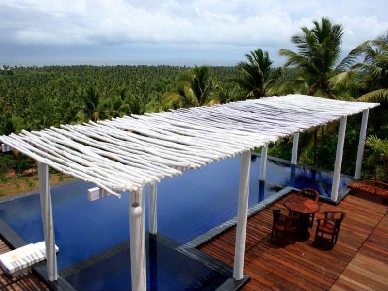 Over The Hill Poovar Екстериор снимка