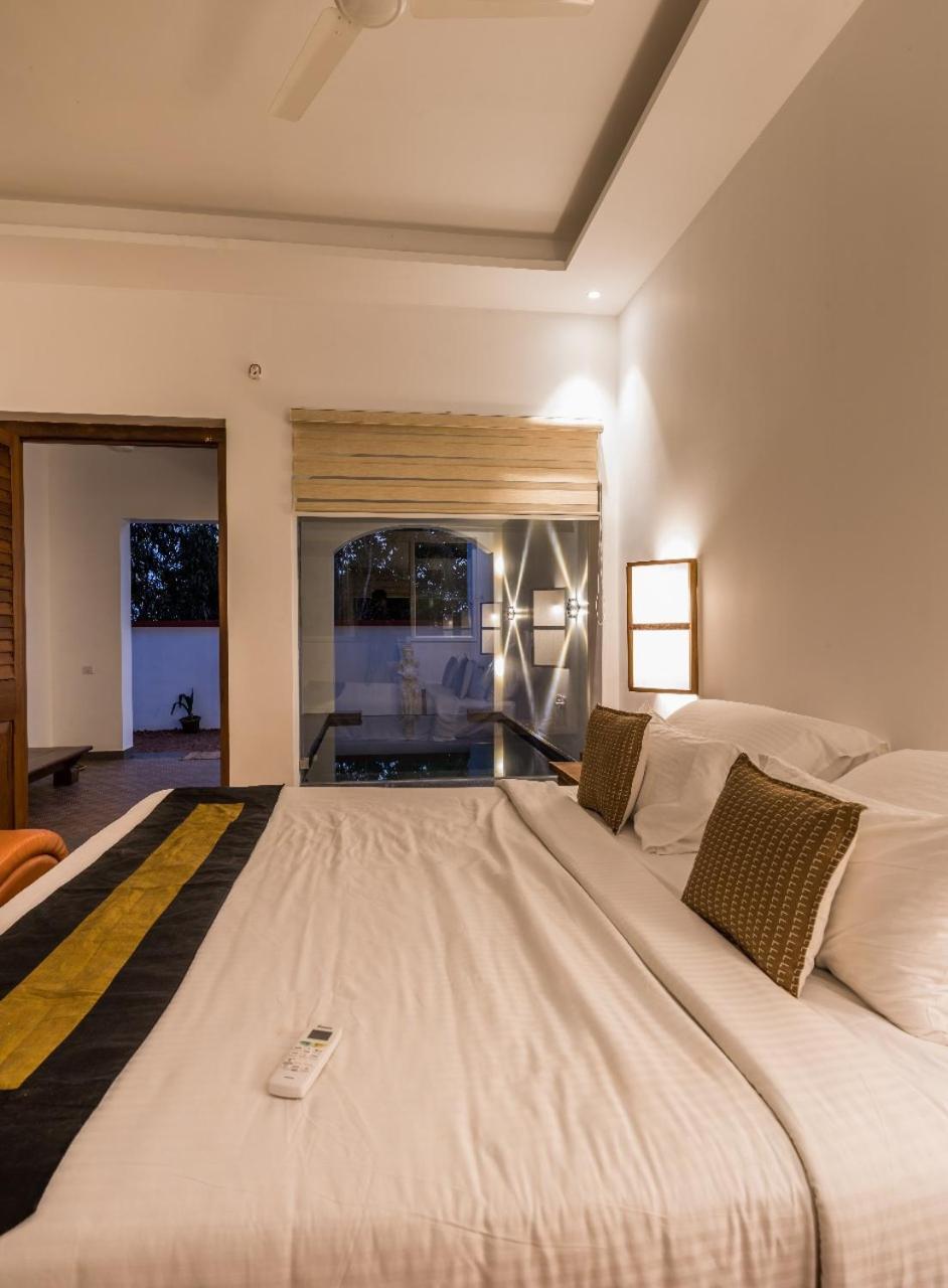 Over The Hill Poovar Екстериор снимка